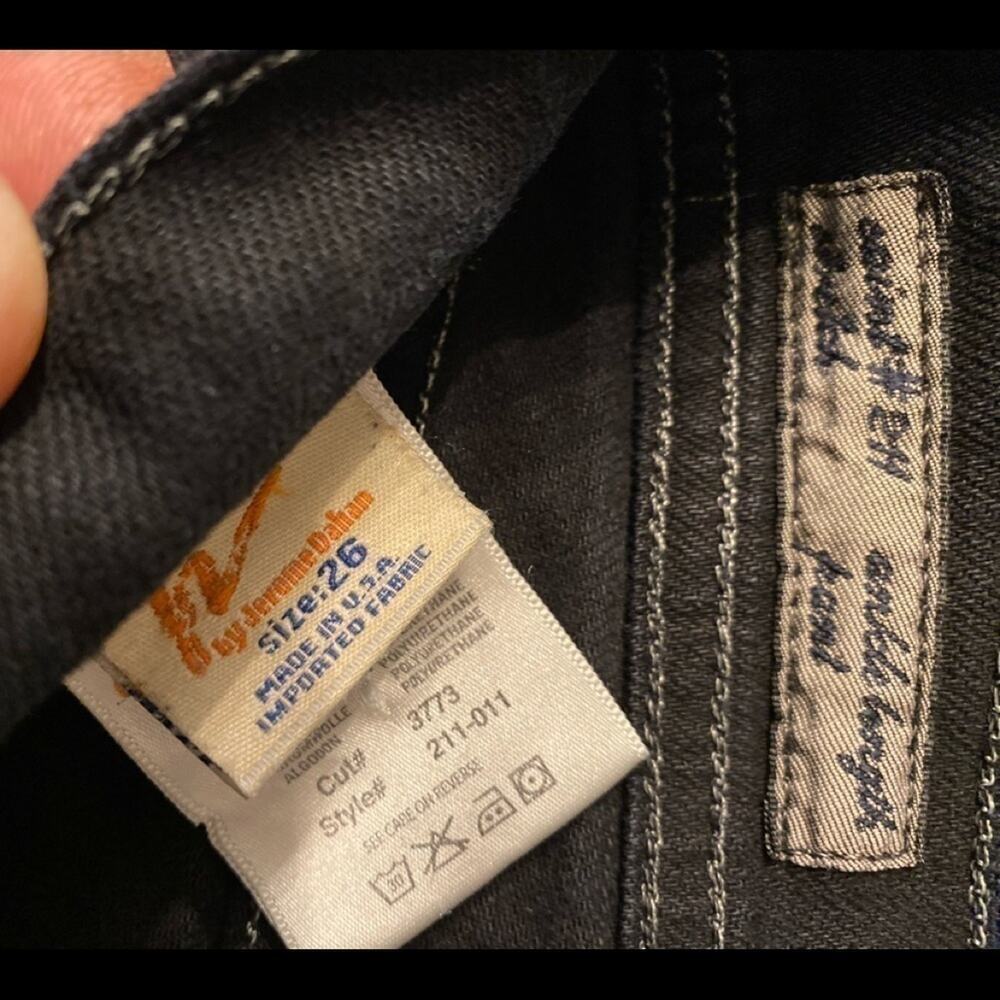 CITIZENS OF HUMANITY WOMENS JEAN SIZE 26 - Picture 6 of 6